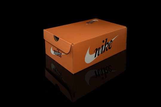 Generic retro Nike shoes box