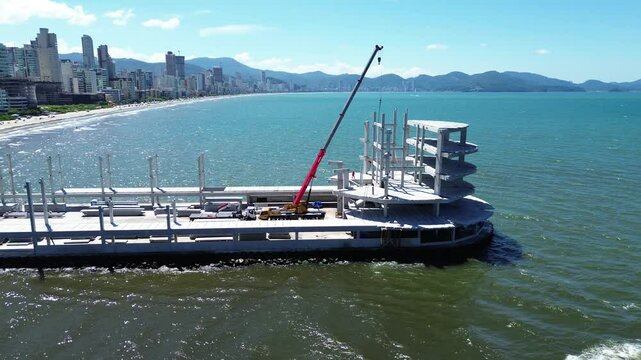 Obras do novo P&iacute;er Turist&iacute;co de Itapema