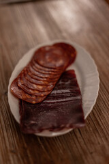 Un repas de raclette en France