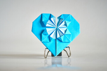 Minimalist Origami Heart with Shadow Play