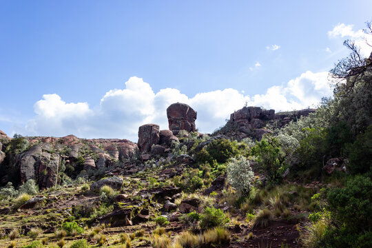 Parque Nacional Torotoro ubicado en Bolivia, lugar tur&iacute;stico donde  hay huellas de dinosaurios y se ve las formaciones geologicas