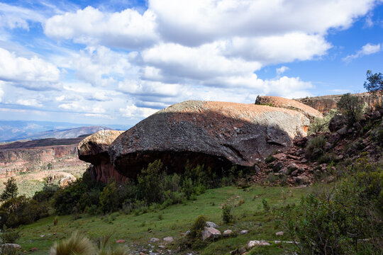 Parque Nacional Torotoro ubicado en Bolivia, lugar tur&iacute;stico donde  hay huellas de dinosaurios y se ve las formaciones geologicas