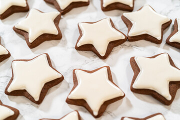 Perfectly Icing Star Cookies with Royal Icing