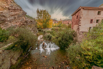 The Guadalaviar River is part of the image of the city of Albarracín, which runs through the canyon of the same river.