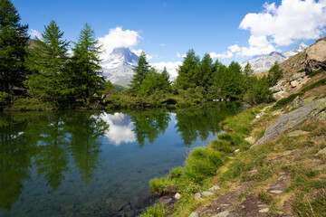 Matterhorn mit Grindjisee Reflektor in Zermatt in der Schweiz in den Alpen 
