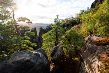 Sonnenuntergang im Gebirge Sächsische Schweiz Nationalpark in Sachsen Deutschland