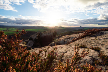 Sonnenuntergang im Gebirge Sächsische Schweiz Nationalpark in Sachsen Deutschland