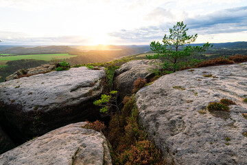 Sonnenuntergang im Nationalpark Sächsische Schweiz in Sachsen Deutschland