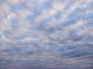 日暮れどきの雲が多い空08