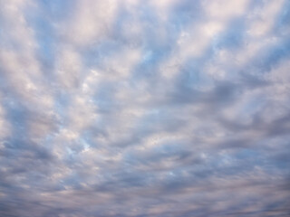 日暮れどきの雲が多い空09