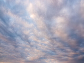 日暮れどきの雲が多い空26