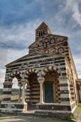 Basilique de la Santissima Trinità di Saccargia et églises en Sardaigne, italie