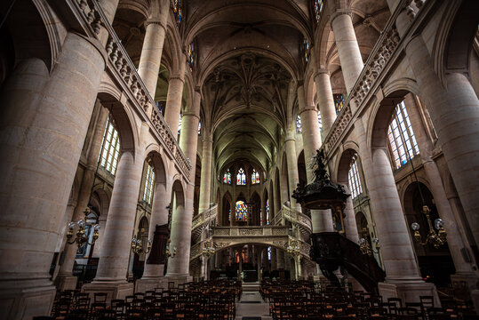 Grand Architecture and Rood Screen of Saint-&Eacute;tienne-du-Mont Church - Paris, France