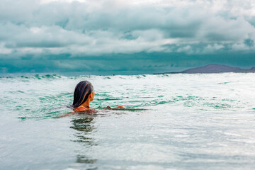 Swimming to the horizon
