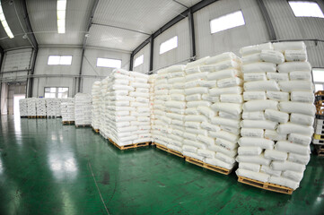 Cotton textile factory equipment is in operation