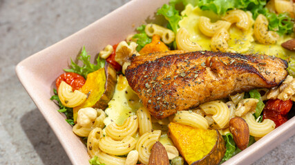 Healthy and delicious: the perfect combination for Grilled Salmon Pasta Salad