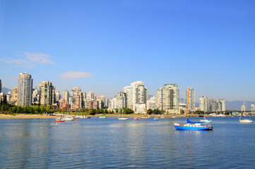 カナダ・バンクーバーのハーバーとビル群