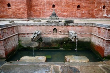 ネパール　カトマンズ　水飲み場