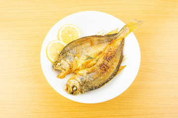 A delicious pan-fried yellow croaker