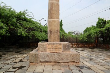 インド　ニューデリー　アショカ王の碑文