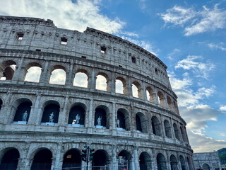 Fototapeta premium Colosseum in Rome, Italy with a Blue Sky