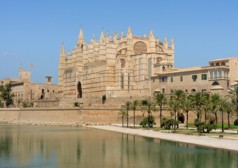 cathedral of palma de mallorca © kgosney