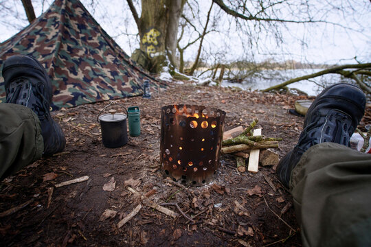 Bushcraft Camping Wildcampen Biwak Winter Abenteuer Zelten