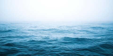Obraz premium The ocean is calm and blue