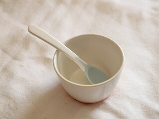 Eating utensils kitchen tableware minimalist close-up food presentation