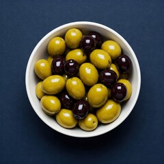Fototapeta premium olives in a bowl