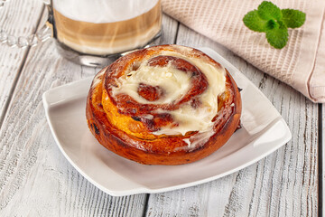 Glazed cinnabon swirl with icing