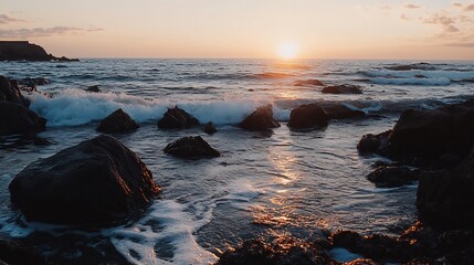 Obraz premium Idyllic Sunset Over the Ocean Waves and Rocky Shoreline : Generative AI