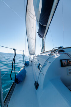 Sailing on a sailboat: enjoying the open sea and freedom of navigation
