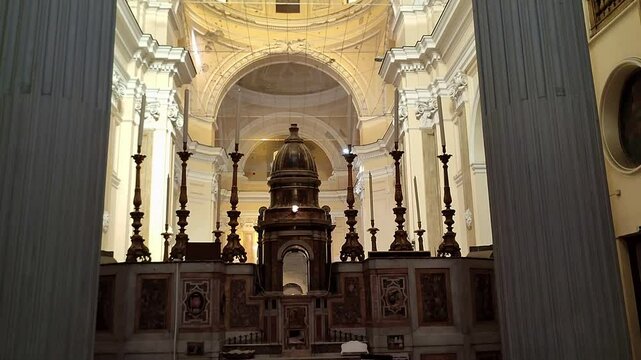 Napoli - Scorcio verticale della Basilica di San Giorgio Maggiore dall'abside