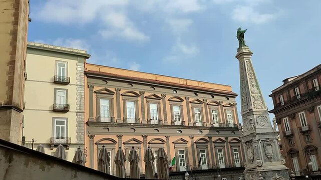 Napoli - Panoramica dalla scala di accesso della Chiesa di San Domenico Maggiore