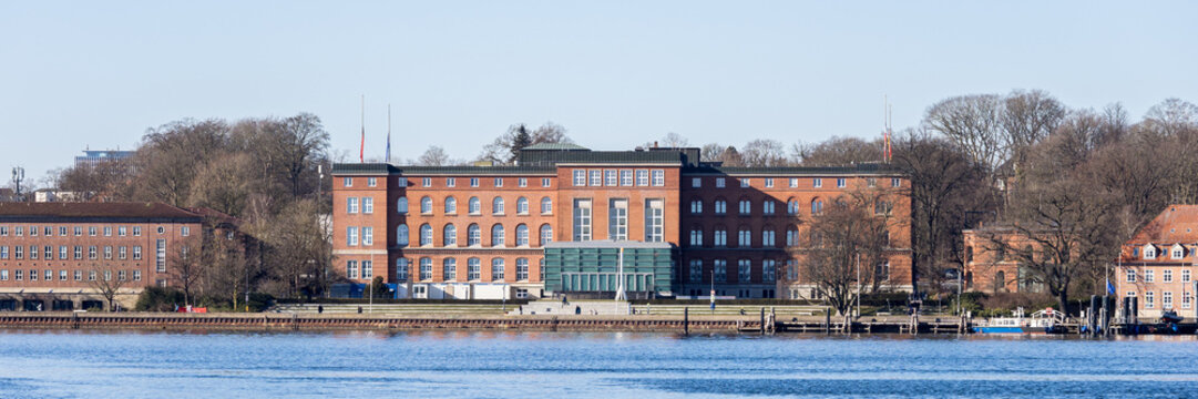 Kiel, Schleswig-Holstein / Deutschland - Feb 18, 2025: Panorama mit dem Landtag Schleswig Holstein