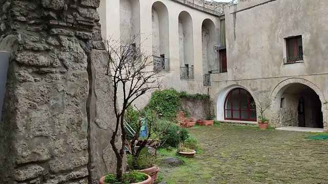 Salerno - Piazza d'Armi del Castello di Arechi dall'accesso principale