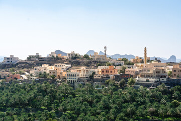 Obraz premium Misfat Al Abriyeen – Oase in den Bergen Omans 🌿🏡