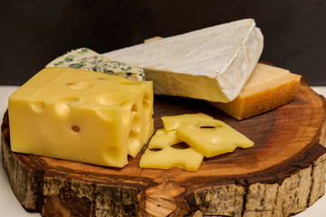 mixed of several types of cheese and fruit