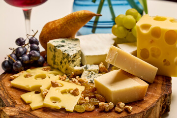 mixed of several types of cheese and fruit