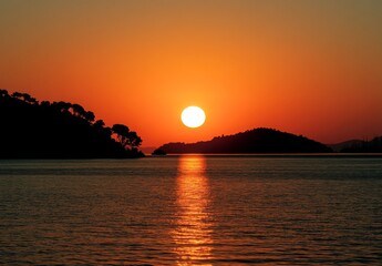 Fototapeta premium Beautiful sunset over the sea 
