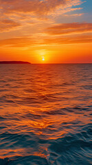 Obraz premium Beautiful Sunset Golden Hour Over Sea 