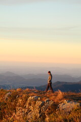 homem no cânion do Monte Negro em São José dos Ausentes, Rio Grande do Sul 