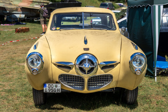 FINOWFURT, GERMANY - JUNE 28, 2024: The full-size car Studebaker Champion (Bullet Nose), 1950. Roadrunner's Paradise Race 61 Festival.