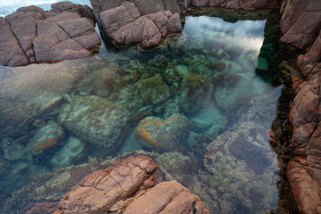 Herz in Stein – Smaragdgrüner Naturpool an Australiens Küste