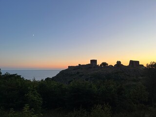 Fototapeta premium sunset over the castle