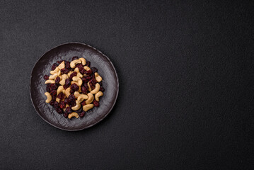 Mixture of roasted cashews and dried cranberries