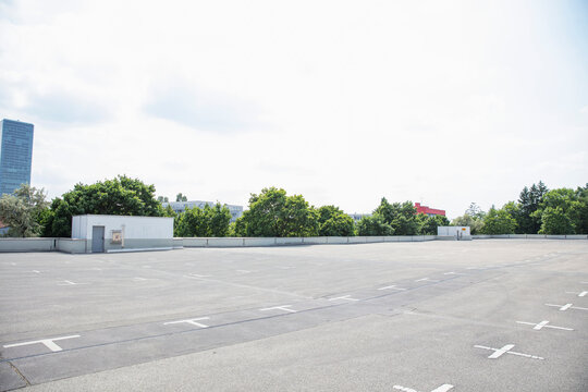 Empty park deck with surroundings