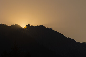 Obraz premium Brechendes Sonnenlicht