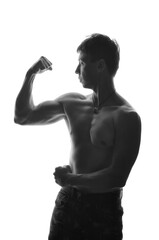homem com corpo muscular forte 